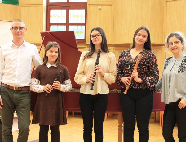 Országos és nemzetközi versenyeken szerepeltek kiemelkedő eredménnyel Vikáros tanulók