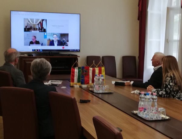 Online testvérvárosi egyeztetés Iserlohn polgármesterével: közös programok, ifjúsági ügyek