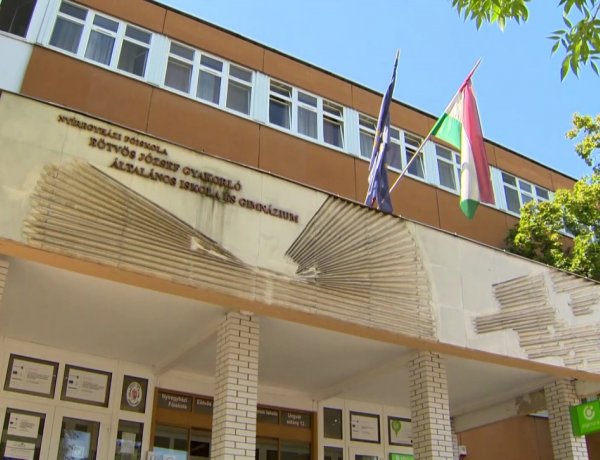 Országos Francia Nyelvi Tanulmányi Versenyt rendeztek az Eötvös Gyakorlóiskolában 