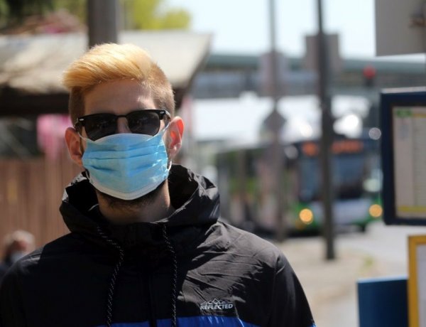 Egyre több helyen vehetjük le a maszkot – Mutatjuk, hol kell még viselni