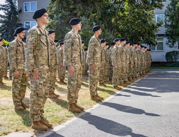 Honvéd kollégistákat toboroznak Nyíregyházán                
