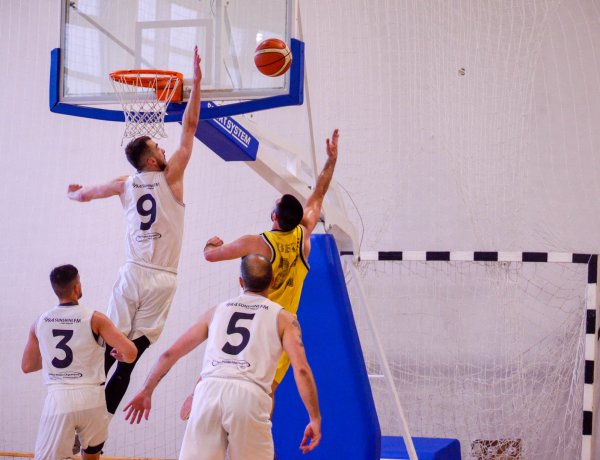 Aranyérem a kosárlabda NB-II-ben - A NYÍKSE nyerte a Keleti csoportot 