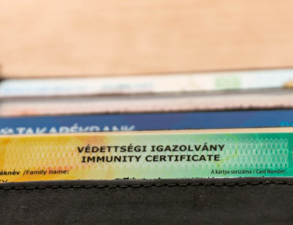 Friss hírek a védettségi igazolványok elfogadásáról           
