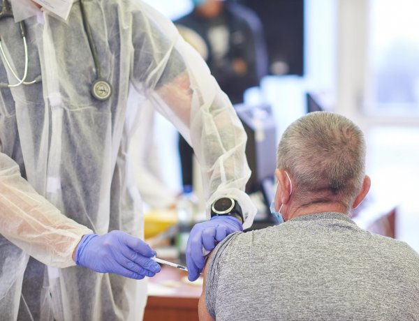 Túl a 200 ezredik oltáson – Újabb vakcinák érkeztek a megyébe