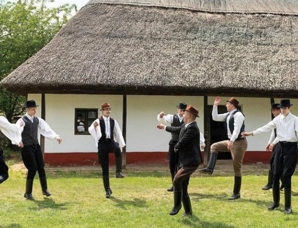 VERBUNK NAPJA - Verbunk táncok a Kárpát-medencében, a Sóstói Múzeumfaluban 