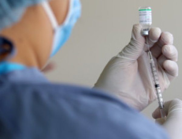 Operatív törzs: Aki ma regisztrál, már holnap megkaphatja az oltást