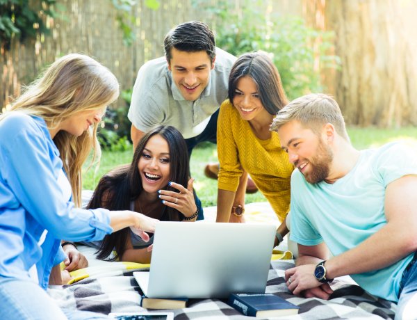 Mustárházas kínálat – Forró nyár a nyíregyházi fiataloknak   