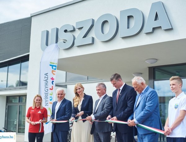 Csütörtökön megnyitott a városi sportuszoda a nagyközönség előtt is Nyíregyházán!