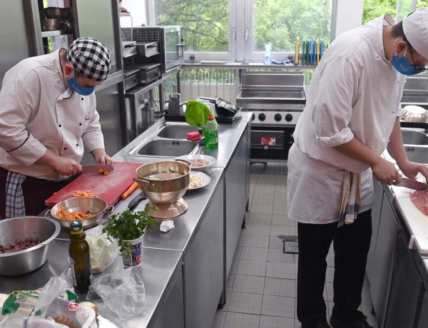 Ha álláskereső, regisztráljon, és az új támogatás segítségével elhelyezkedhet