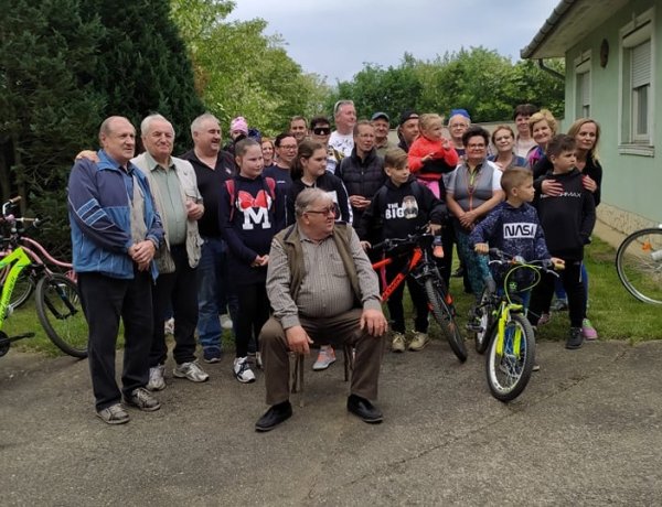  32 orosi tekert 31 kilométert a 12. túrájukon a sportbizottság támogatásával