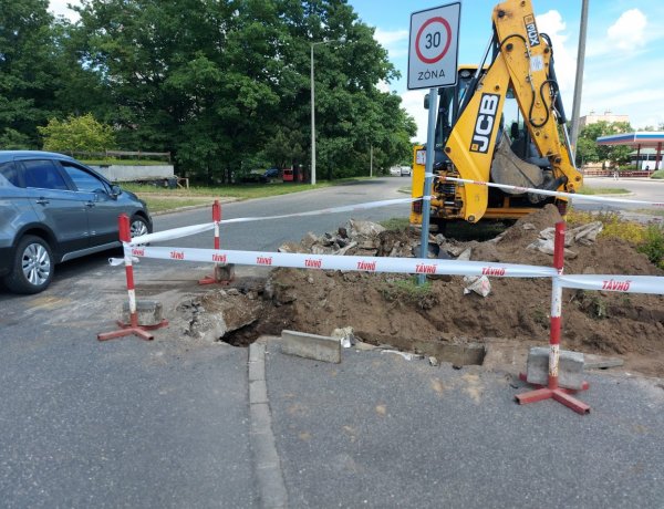 Helyreállítási munkálatokat végez a Nyírtávhő a Május 1. tér és Garibaldi utca között