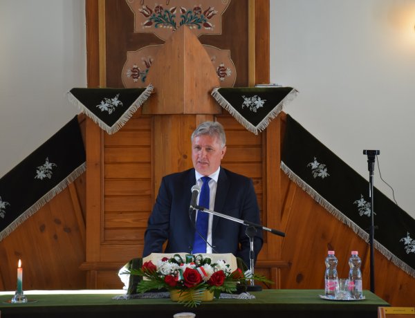 Méltóképpen emlékeztek a Nemzeti Összetartozás Napján a Sóstói Református Egyházközségben