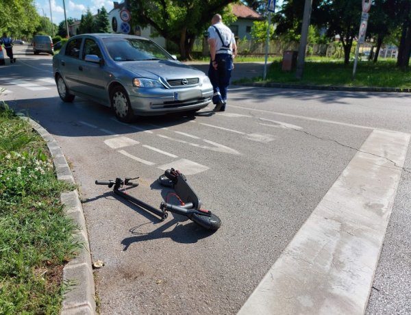 Egy rolleres és egy autó ütközött össze az Ószőlő utca és a Csaló köz kereszteződésénél