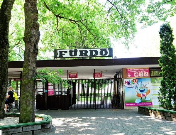 Újabb fürdőnyitány – Szombat reggel 9 órakor kinyit a Parkfürdő is