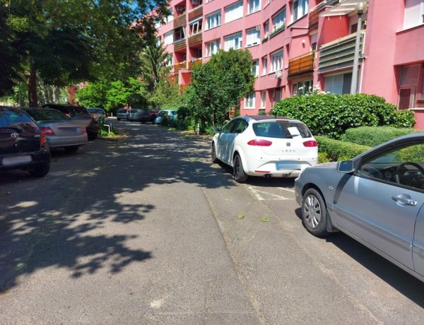 Lezárják a parkolót a Vay Ádám körúton csütörtökön és pénteken