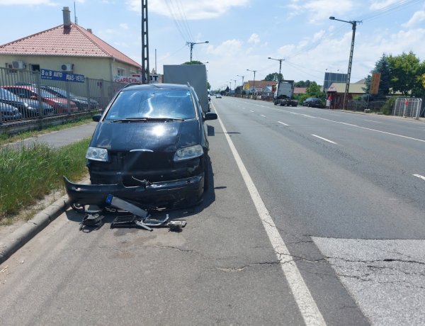 Jelentős anyagi kárral járó baleset történt a Debreceni úton