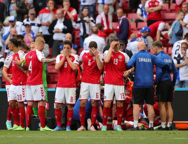 Rosszul lett Christian Eriksen, a dánok klasszisa a dán–finn mérkőzésen