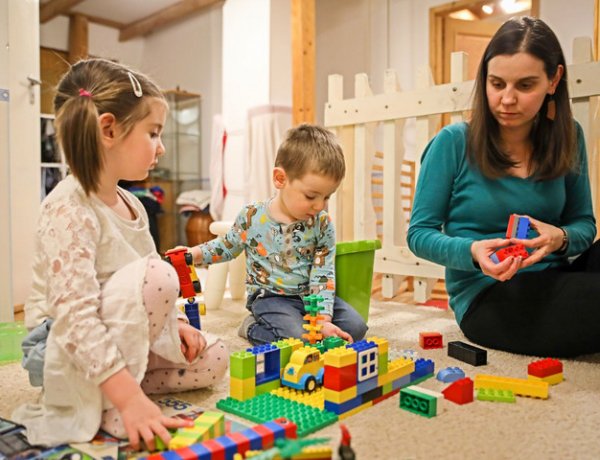 Egységesen támogatja a közvélemény a gyermeket nevelő szülők szja-visszatérítését