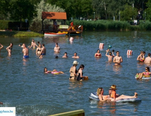 Sokan látogatták meg szombaton a Tófürdőt - Nem kell védettségi igazolvány