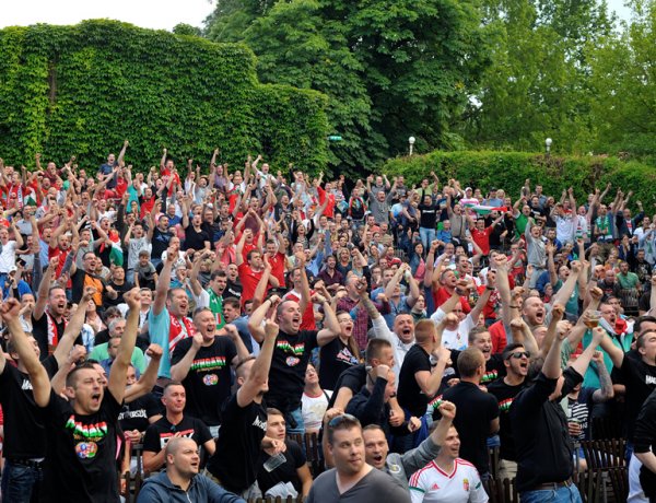 Foci EB óriási ledfalakon, Nyíregyháza két pontján!                      