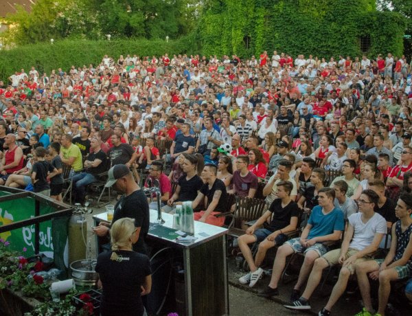 Foci EB-közvetítések is várják a Szabadtéri Színpad vendégeit