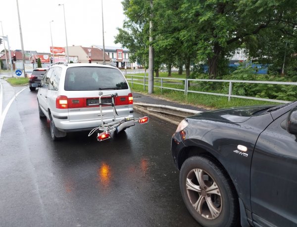 Ráfutásos baleset történt a Debreceni úti felüljárón         