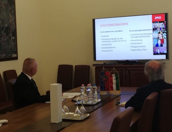 Az Európai Közepes Méretű Városok Együttműködési Hálózat ülésén a nyíregyházi önkormányzat