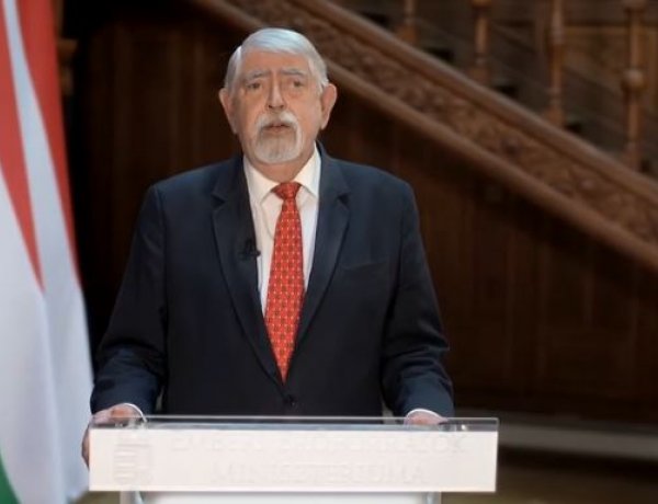 Kásler Miklós elárulta, mikor tudhatjuk magunk mögött a járványt