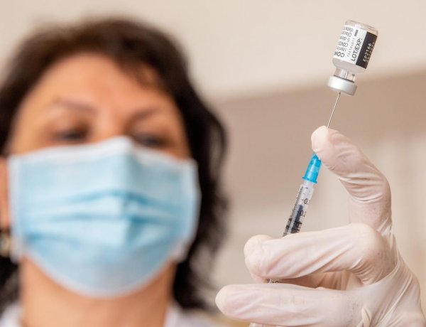 Folyamatos a koronavírus elleni oltások beadása a Jósa András Oktatókórházban