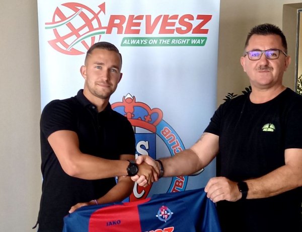 Az élvonalból érkezett támadó - Vass Patrik a Szpariban folytatja