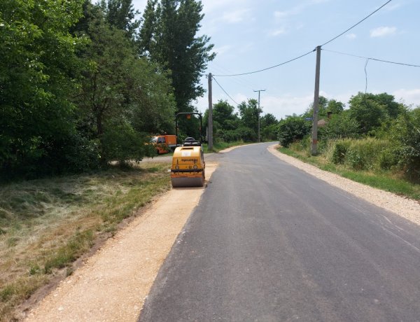 Az utolsó simításokat végzi a Magyar Közút a Rókabokori útnál