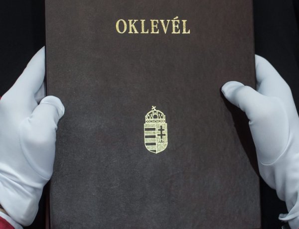 Novák Katalin: Nyelvvizsga nélkül is átvehető a diploma             