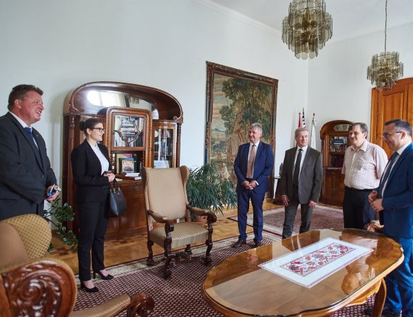 „Messze van a nyíregyházi kaszárnya” – Hadtörténelmi konferencia                        