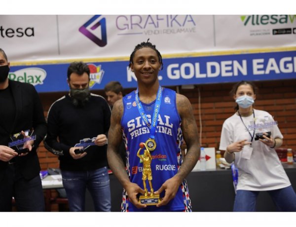 Az első légiós - Amerikai játékos a kosarasoknál                                   