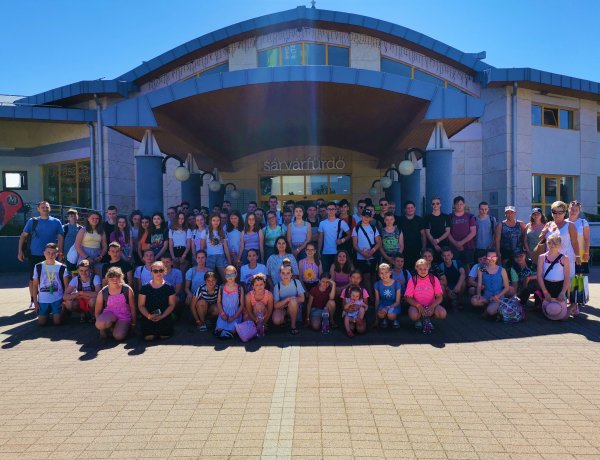 Hazaérkeztek az első turnus táborozói a Szigligeti Gyermeküdülőből