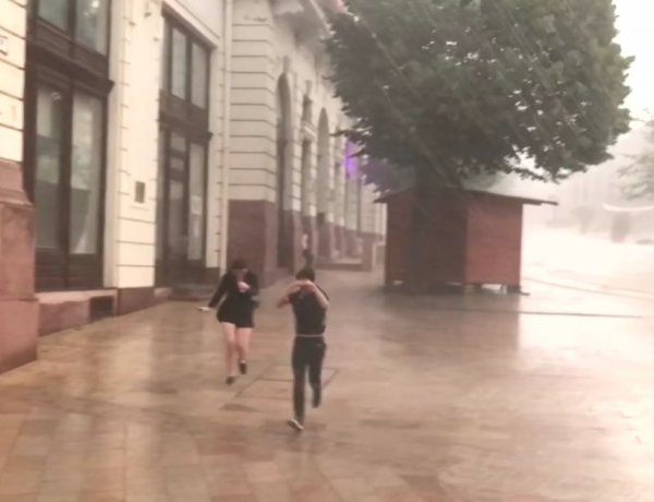 Magyarországra is megérkezett a tomboló vihar                  