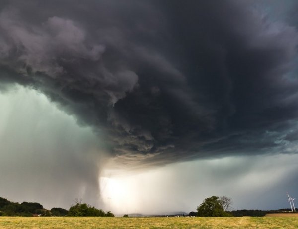 Hidegfront enyhít a napok óta tartó kánikulán                 