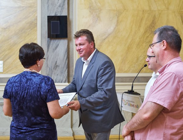 A „Meséld el nekem - Élettörténetek Nyíregyházán” című pályázat díjazottai