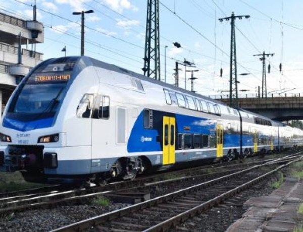 Új szintre emeli a közösségi közlekedést a MÁV–Volán integráció