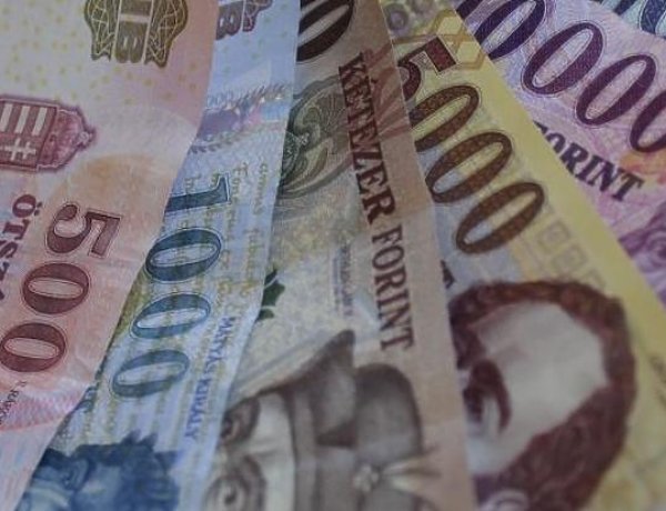 Legyen-e 200 ezer forint a minimálbér? – A kapcsolódó juttatások is emelkednének