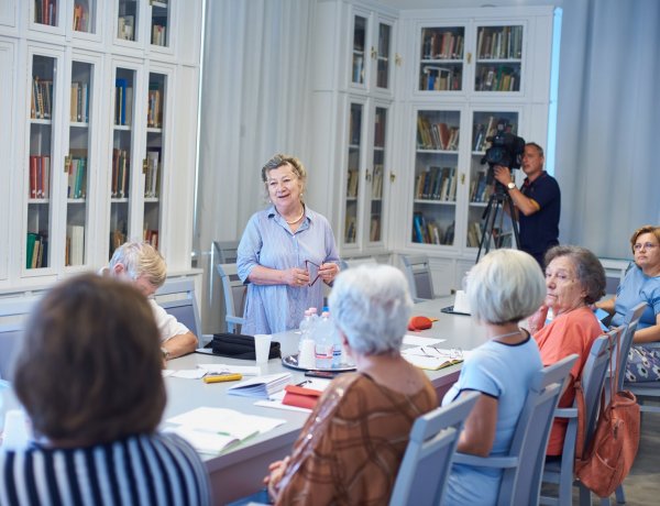 Kihelyezett ülés – A Kállay-Házban ülésezett Nyíregyháza MJV Idősügyi Tanácsa