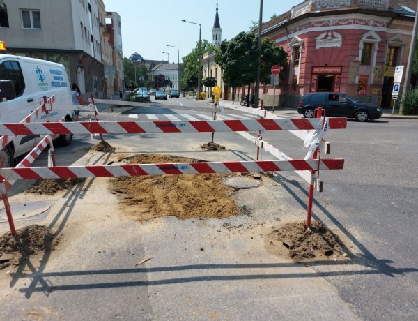 A Bethlen Gábor utcánál végez helyreállítási munkálatokat a Nyírségvíz