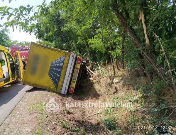 Két balesetnél végeztek műszaki mentést tegnap Szabolcs-Szatmár-Bereg megyében a tűzoltók