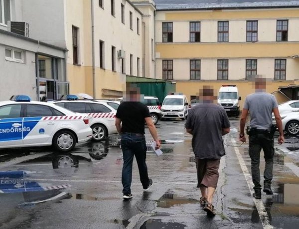 Tiltott határátlépésre készültek, Csarodán tartóztatták fel őket a rendőrök
