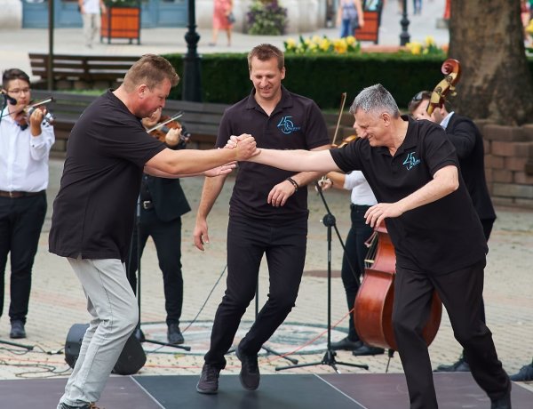 Verbunk rekordkísérlet – Mindenkit táncra hív online a Nyírség Táncegyüttes