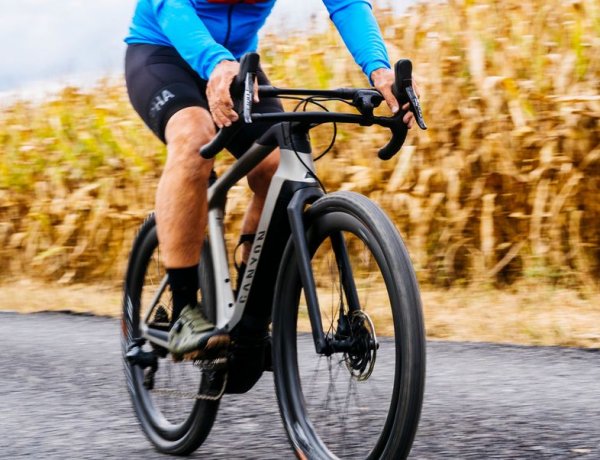 Kerékpáron szabályosan – Vannak, akik még az autópályára is biciklivel hajtottak fel