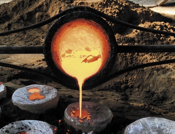 Válogatás a Sóstói Nemzetközi Éremművészeti és Kisplasztikai Alkotótelep gyűjteményéből