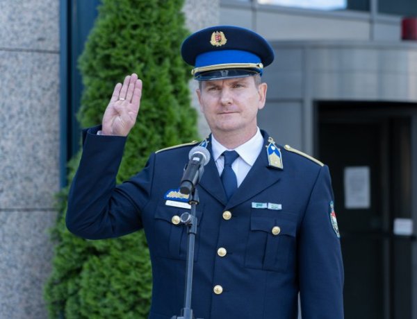 Néma segélykiáltás – Segítségkérő mozdulatsort ismertet a rendőrség