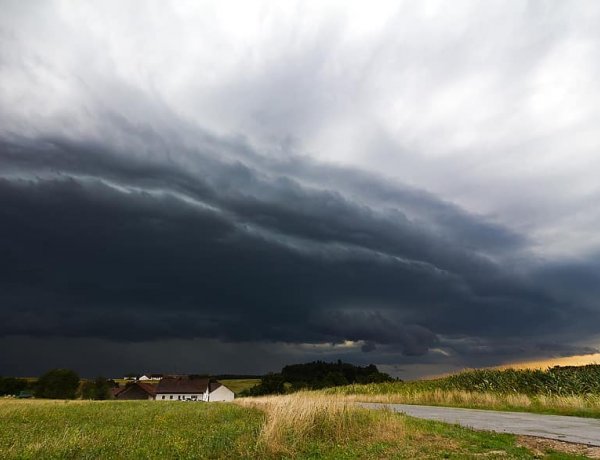 Zivatarok jönnek-mennek, de nem tudják megállítani a kánikulát