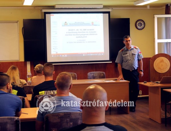  Negyven órás tűzoltó tanfolyam Nyíregyházán                    